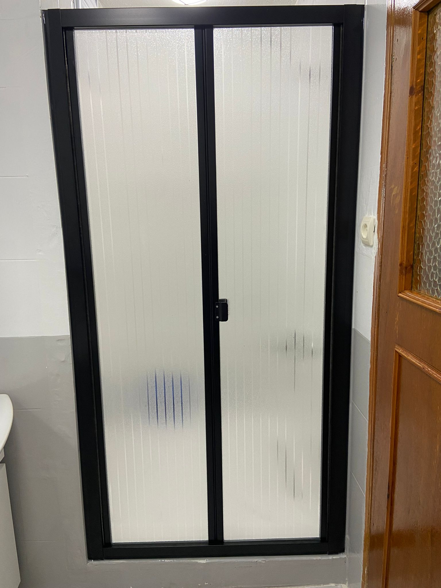 Katlanır mika cam duşakabin