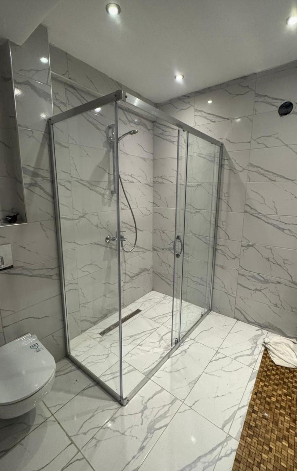 Sefaköy duşakabin montaj modern cam sistem