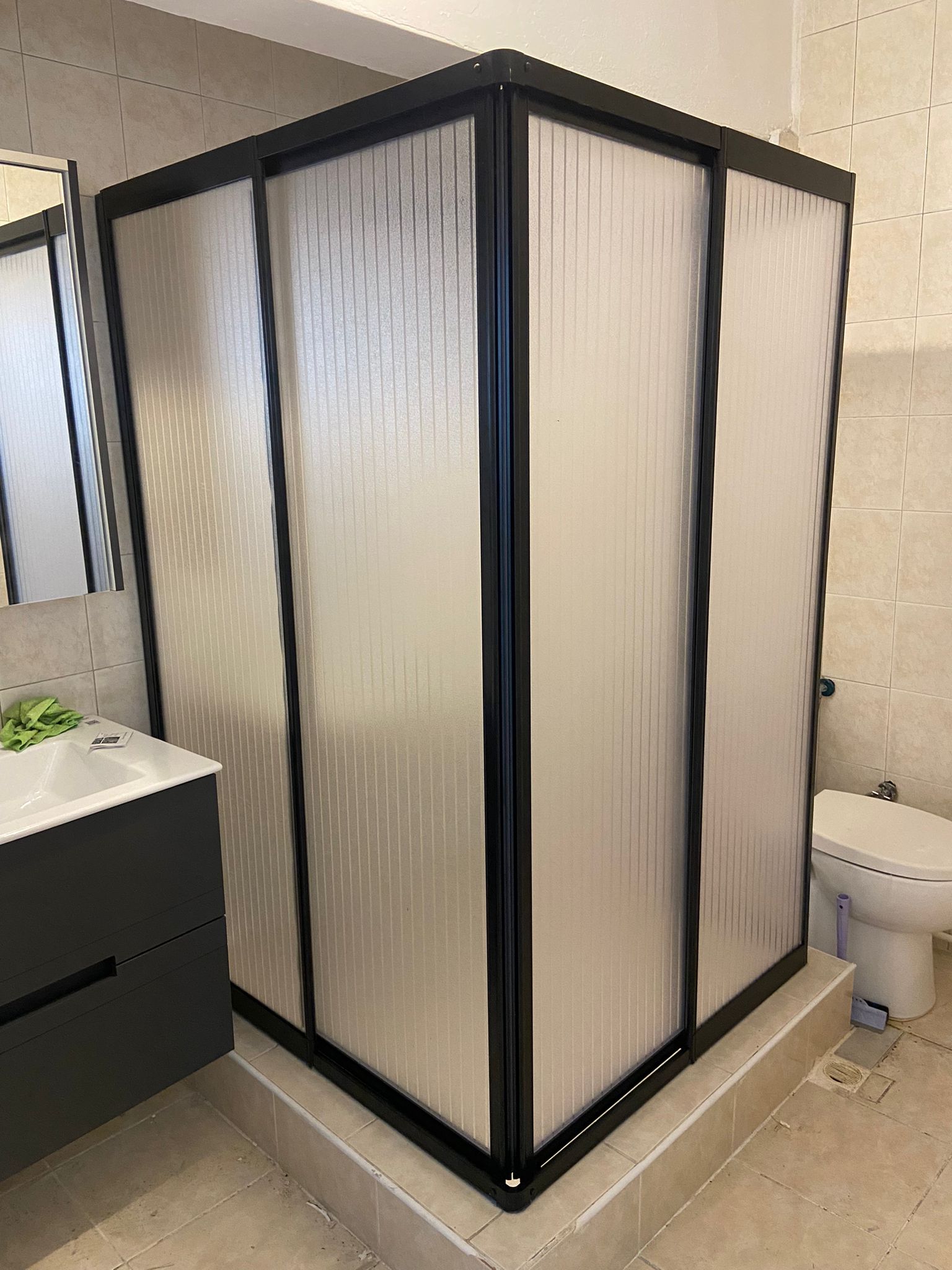 Şeffaf cam modern duşakabin